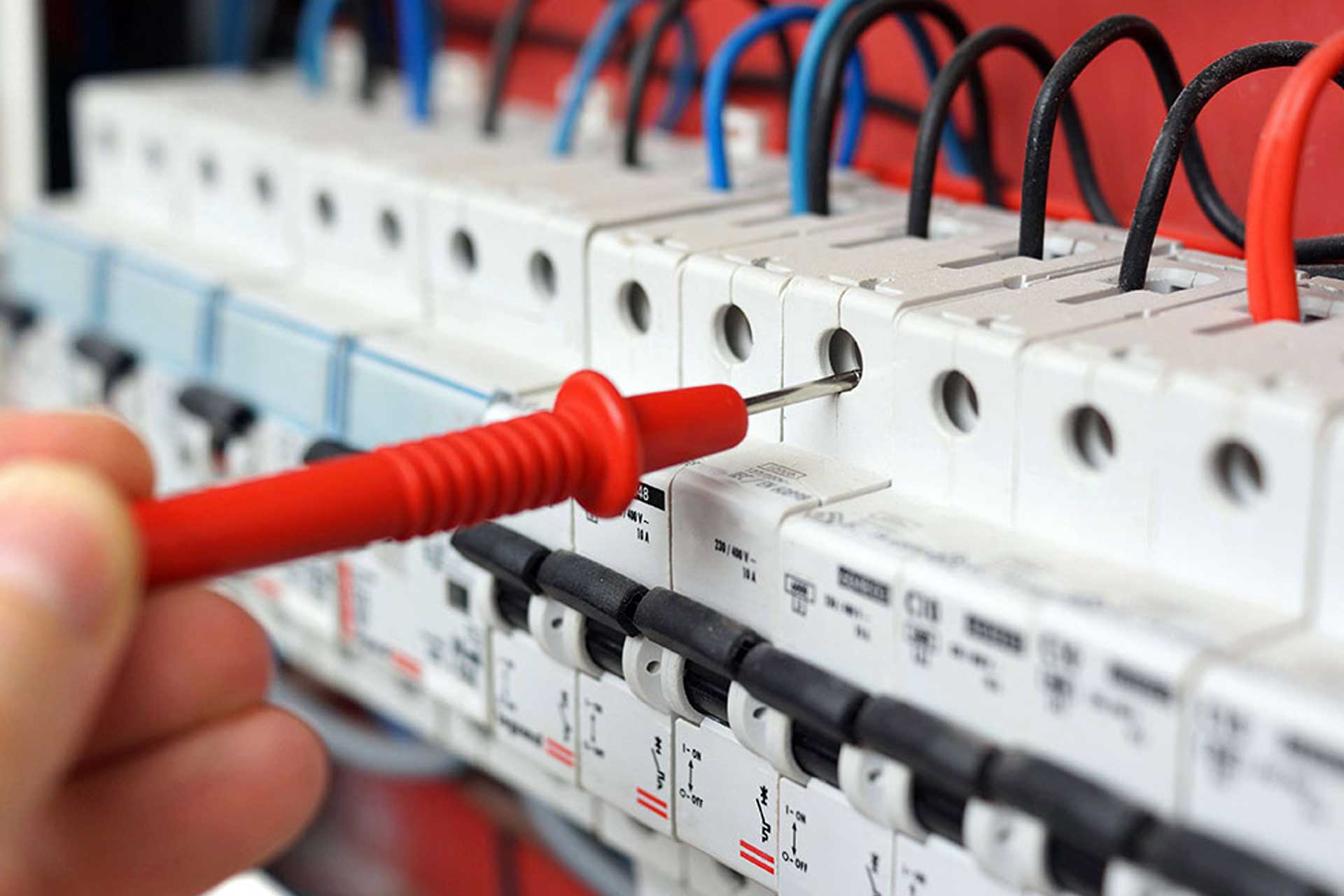 reparaciones e instalaciones eléctricas